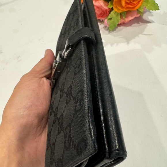 Authentic Gucci wallet - Picture 10 of 11